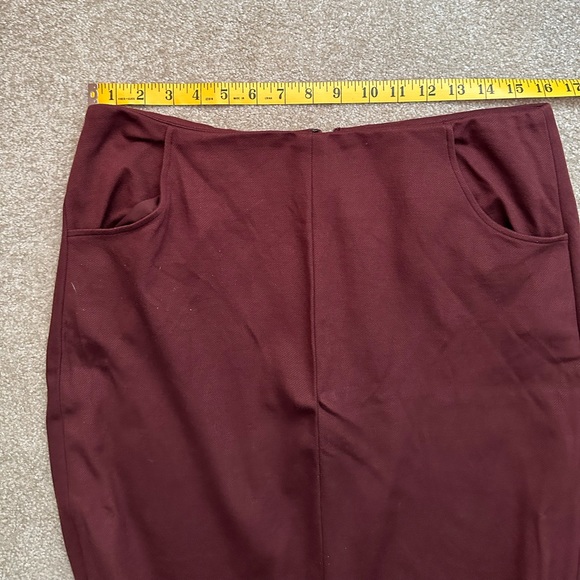%%%Cabi Boss skirt size 10 - Picture 3 of 3
